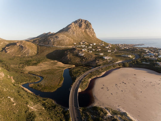 Rooi-Els Beach with mountain