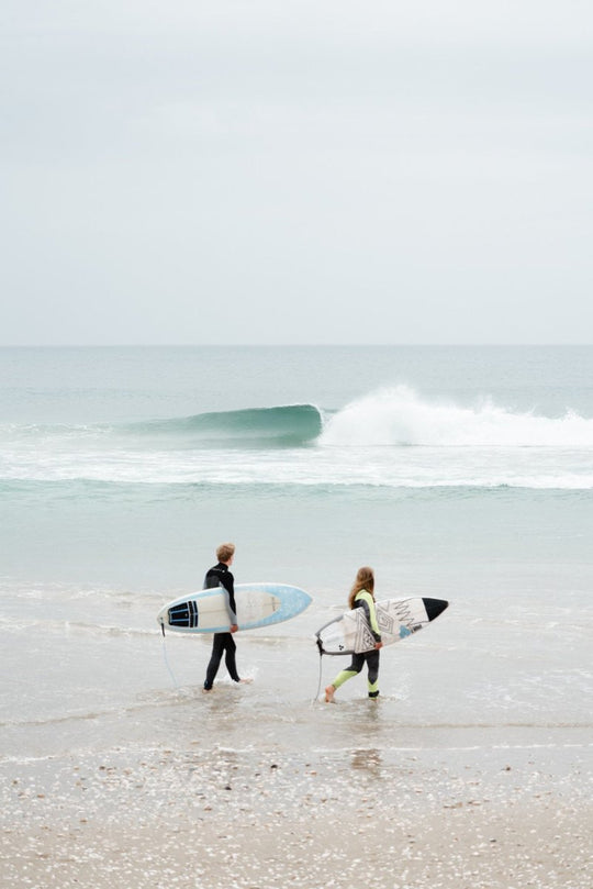 Wave breaking on beach